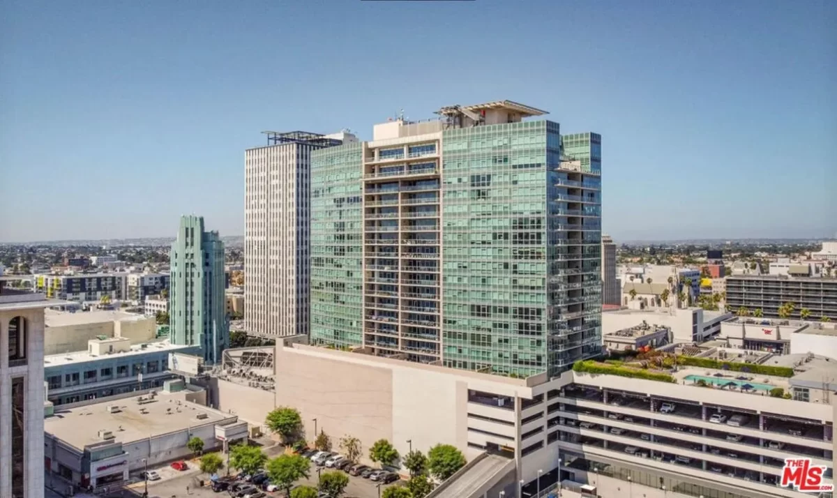 2BR Condo for Sale in Los Angeles, CA