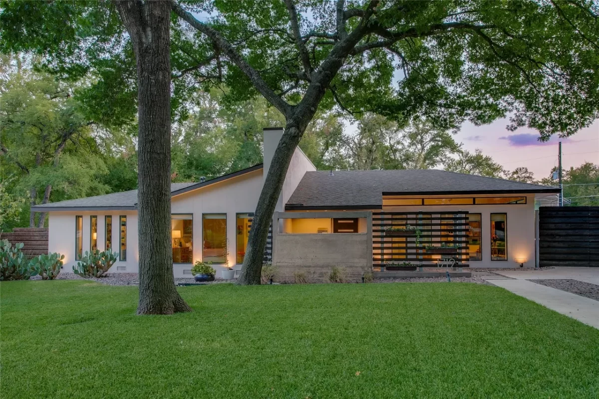 2BR House for Sale in Dallas, TX