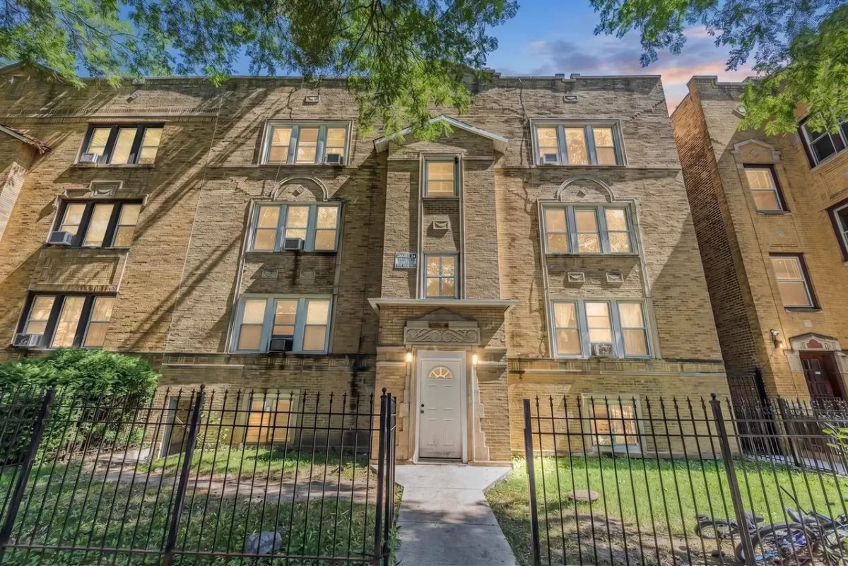 2BR Apartment for Rent in Chicago, IL