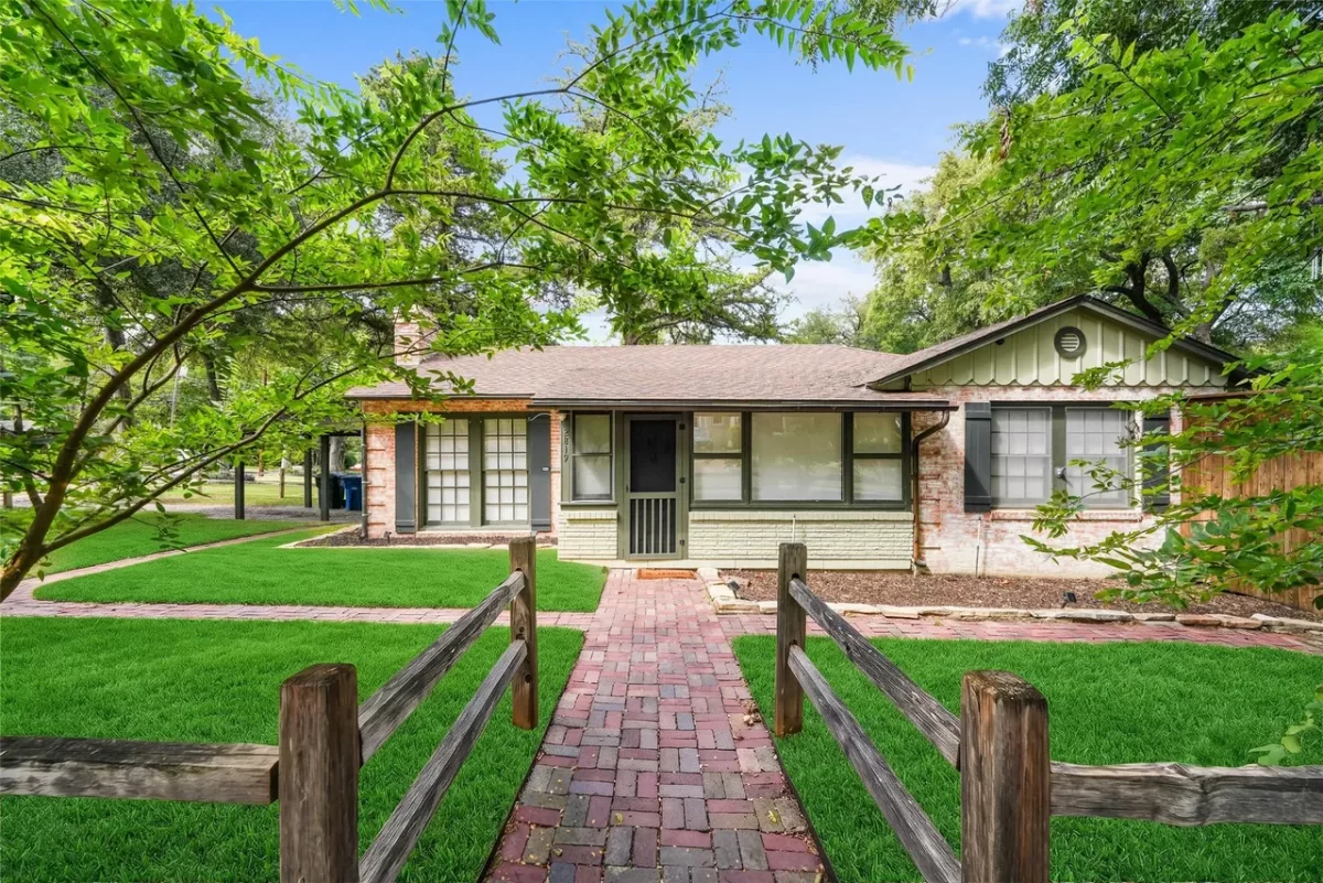 2BR House for Sale in Dallas, TX