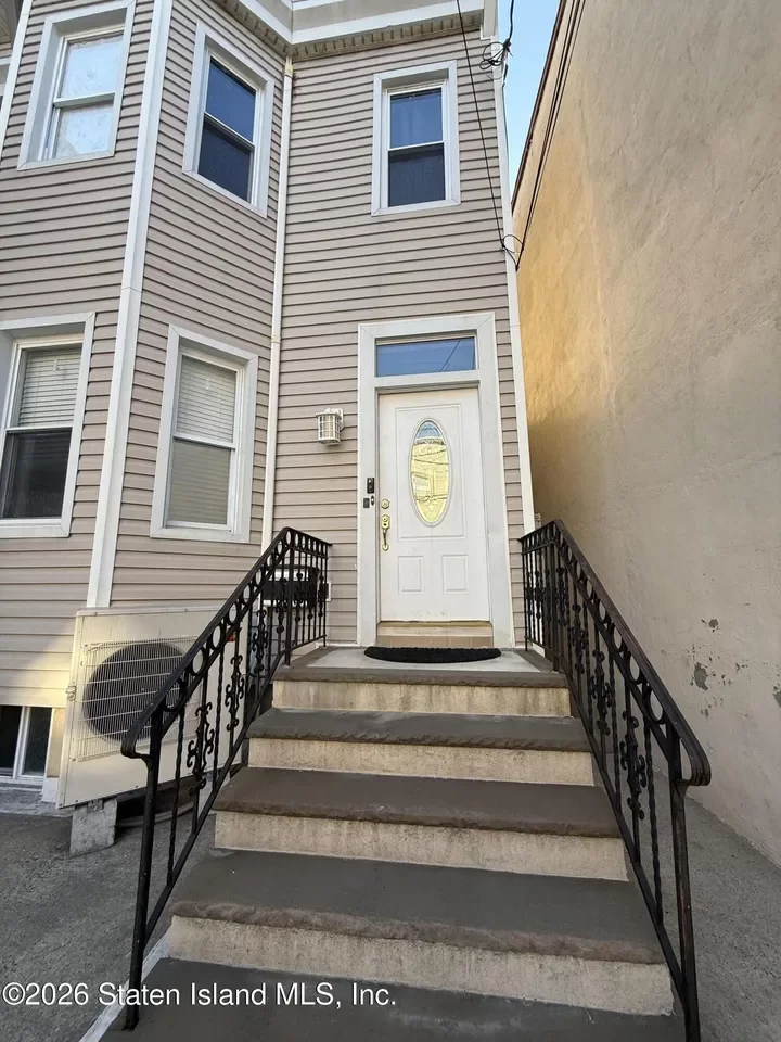 3BR Apartment for Rent in Staten Island, NY