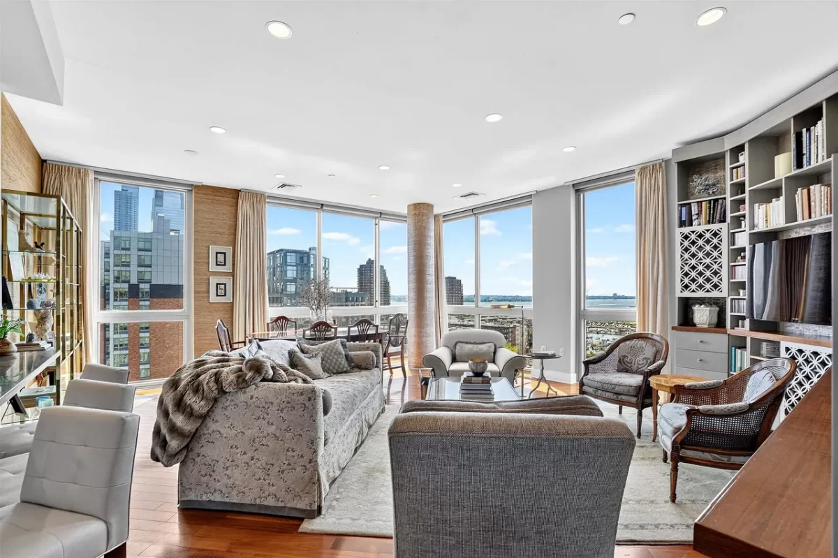 2BR Condo for Sale in Jersey City, NJ