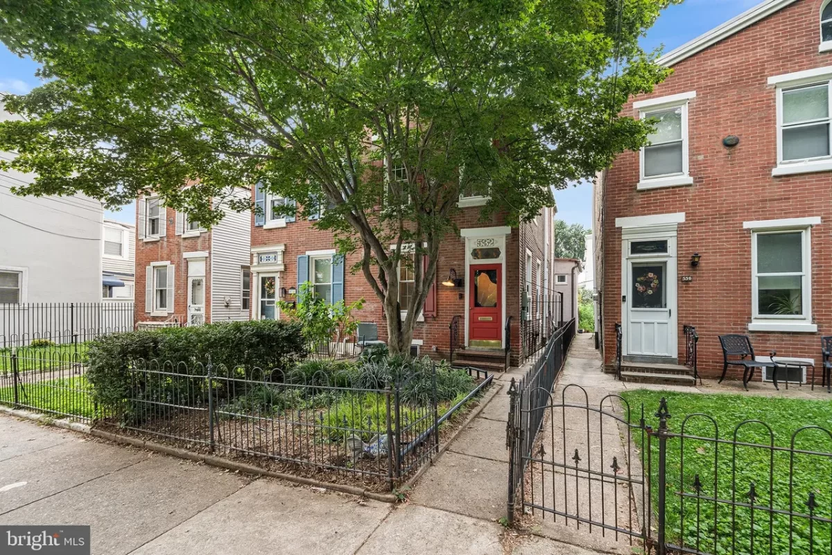 2BR Townhouse for Sale in Philadelphia, PA