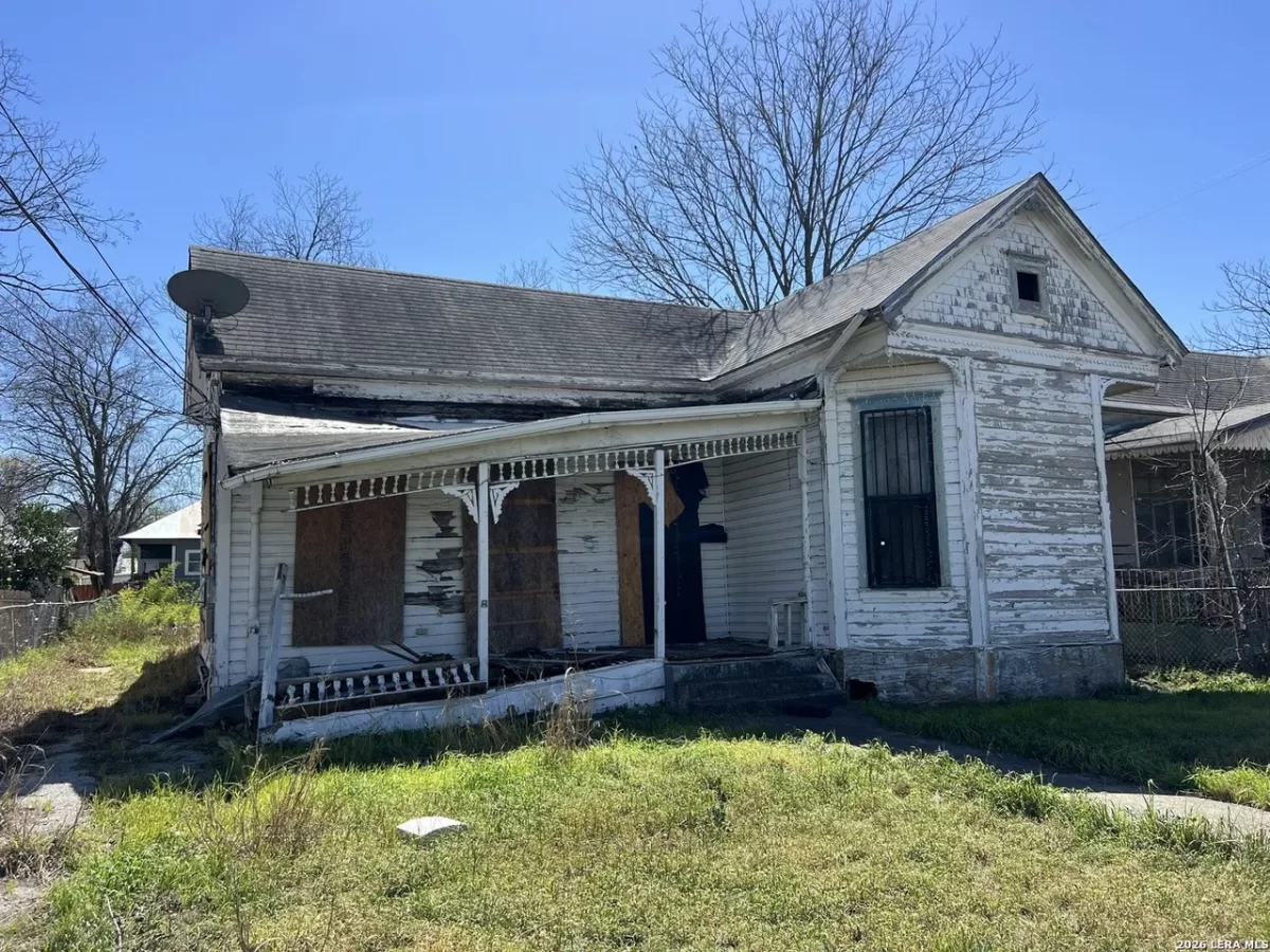 2BR House for Sale in San Antonio, TX