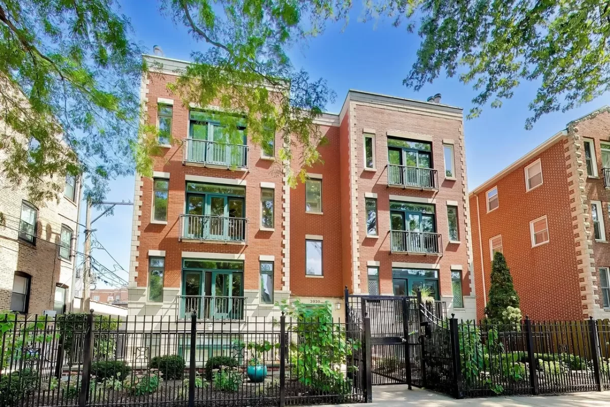 3BR Condo for Sale in Chicago, IL
