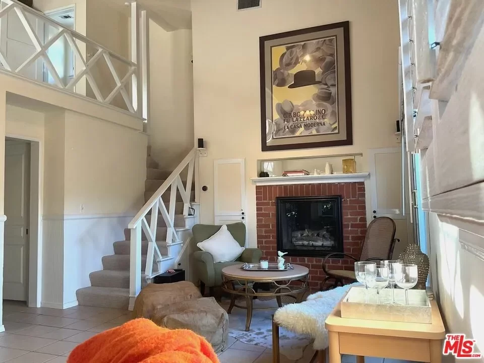 5BR Multi-Family for Sale in Los Angeles, CA