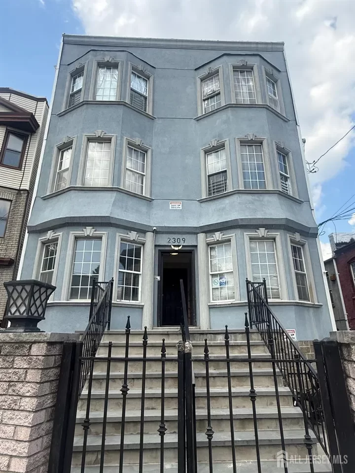 2BR Apartment for Rent in Jersey City, NJ