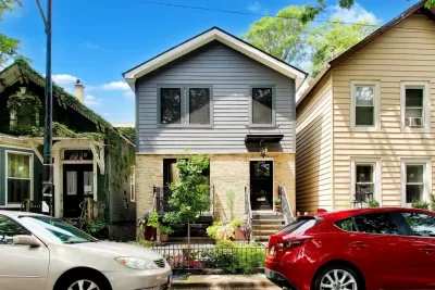 House for Rent in Chicago, IL