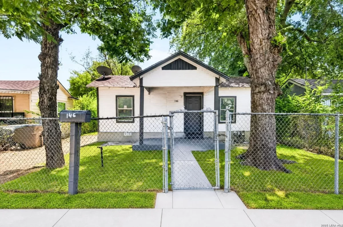 2BR House for Sale in San Antonio, TX