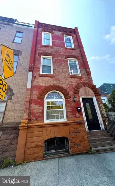 3BR Townhouse for Sale in Philadelphia, PA