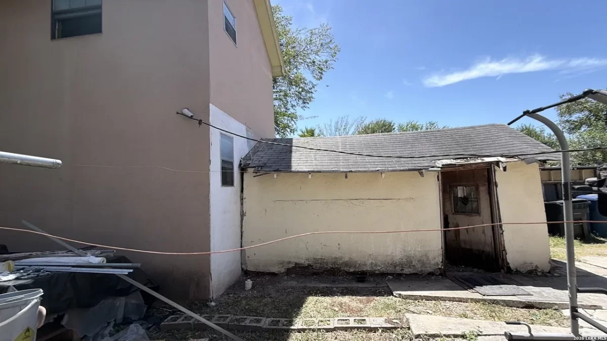 2BR House for Sale in San Antonio, TX