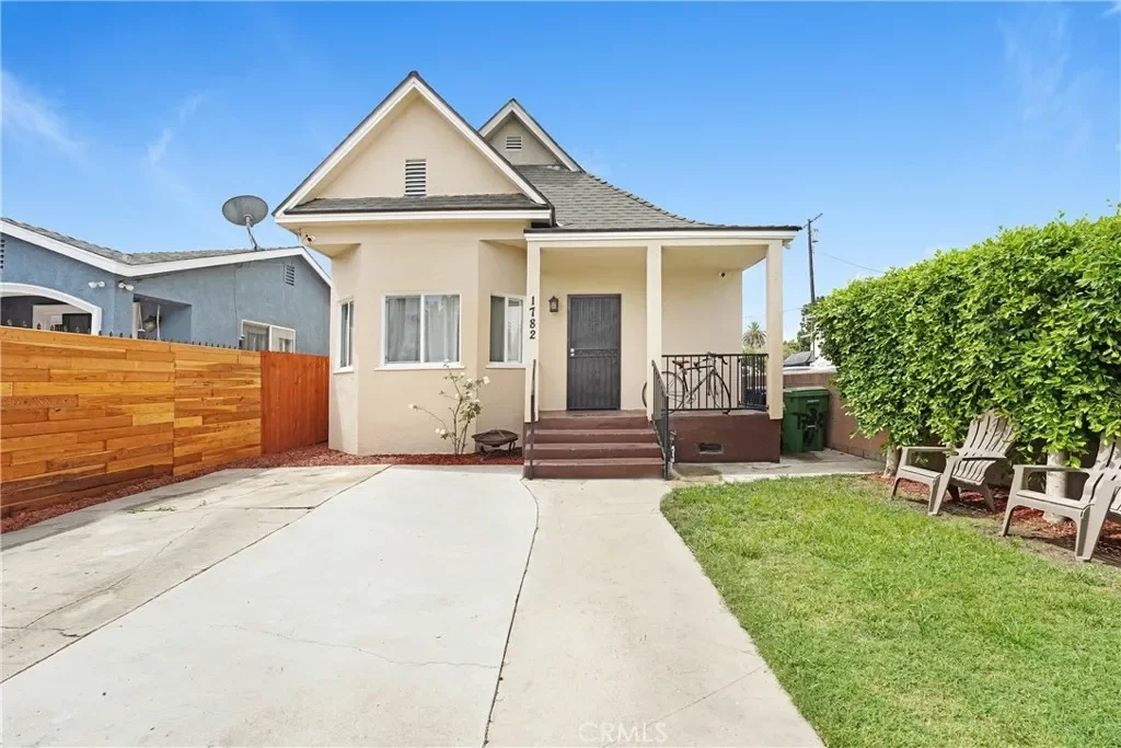 4BR House for Sale in Los Angeles, CA