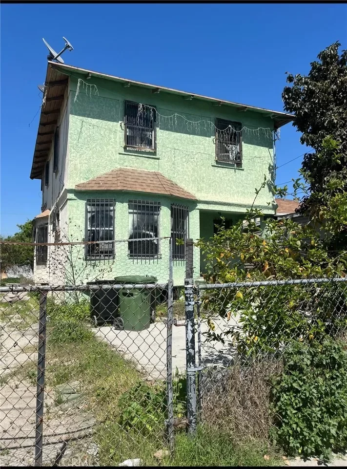4BR House for Sale in Los Angeles, CA
