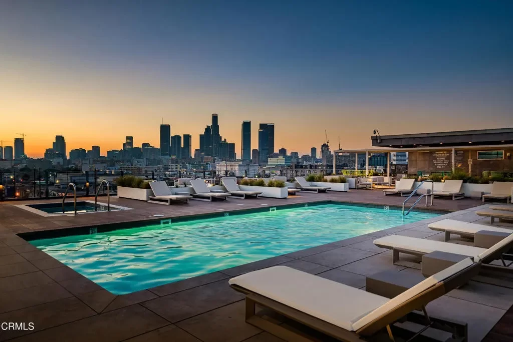 1BR Condo for Sale in Los Angeles, CA