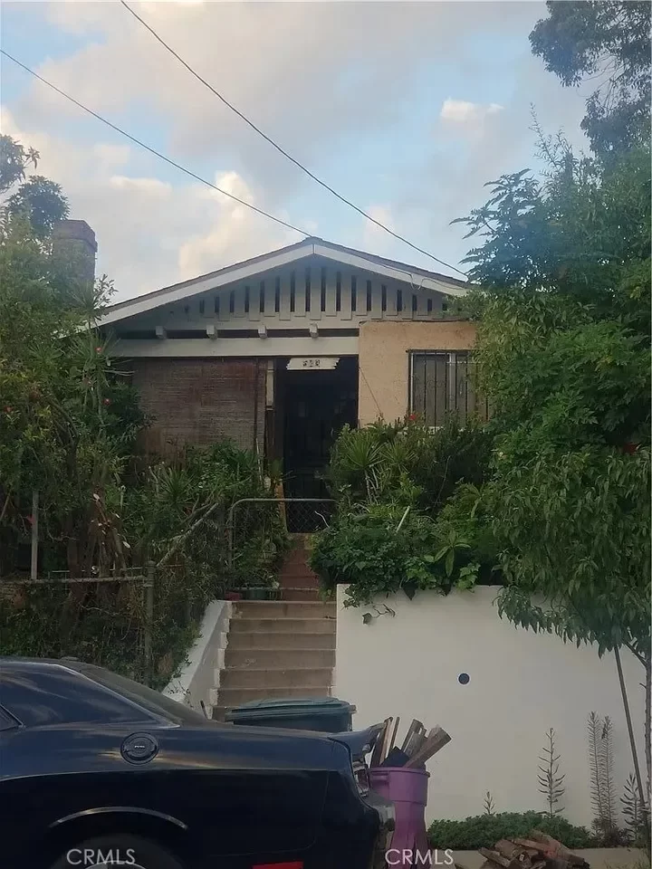 3BR Multi-Family for Sale in Los Angeles, CA