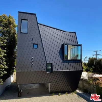 3BR House for Sale in Los Angeles, CA
