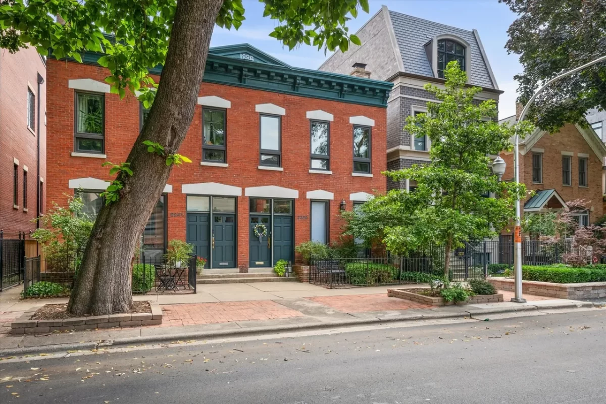 2BR Condo for Sale in Chicago, IL