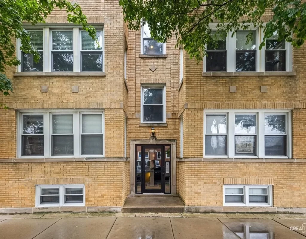 2BR Condo for Sale in Chicago, IL