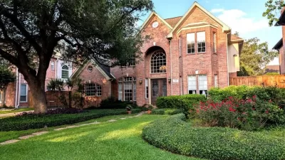 4BR House for Sale in Bellaire, TX
