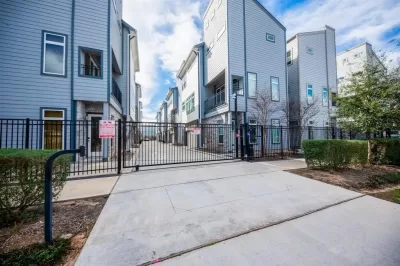 3BR House for Sale in Houston, TX