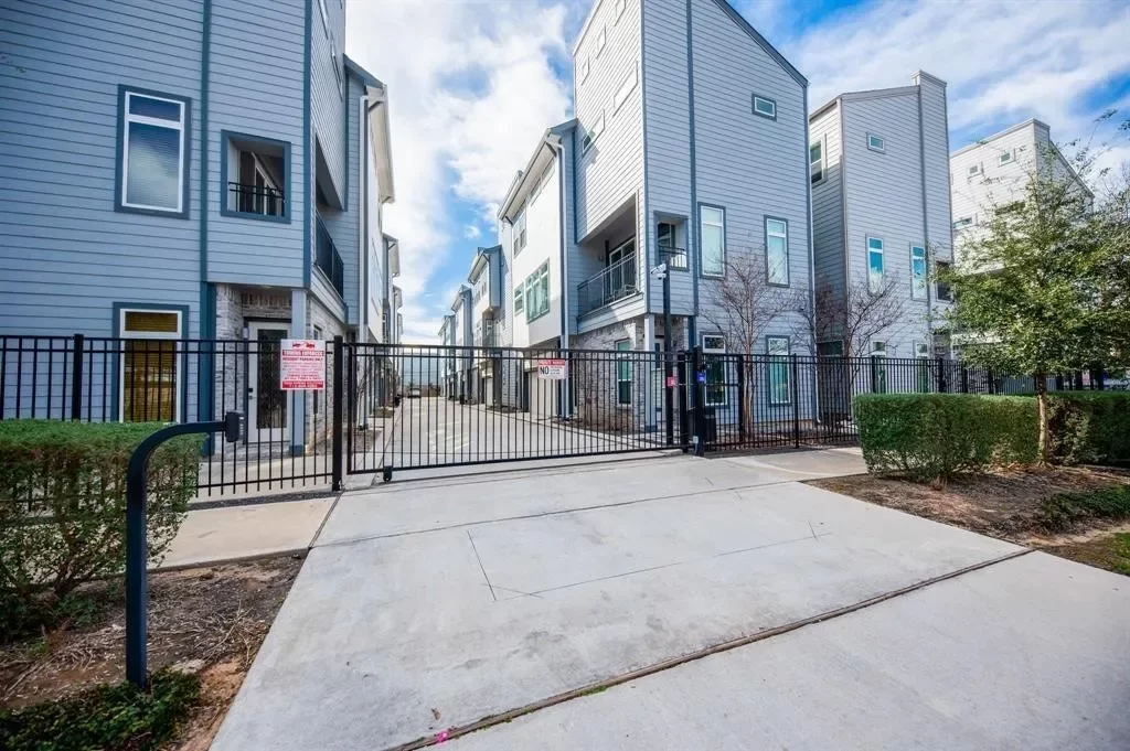 3BR House for Sale in Houston, TX