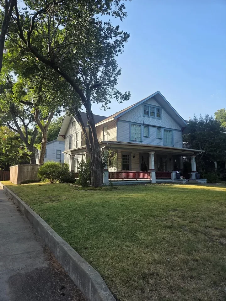 4BR House for Sale in Dallas, TX