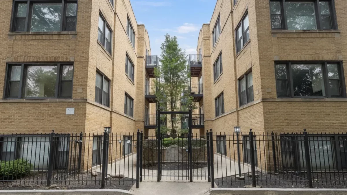 2BR House for Rent in Chicago, IL