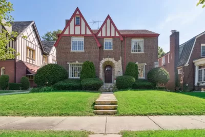 4BR House for Sale in Chicago, IL