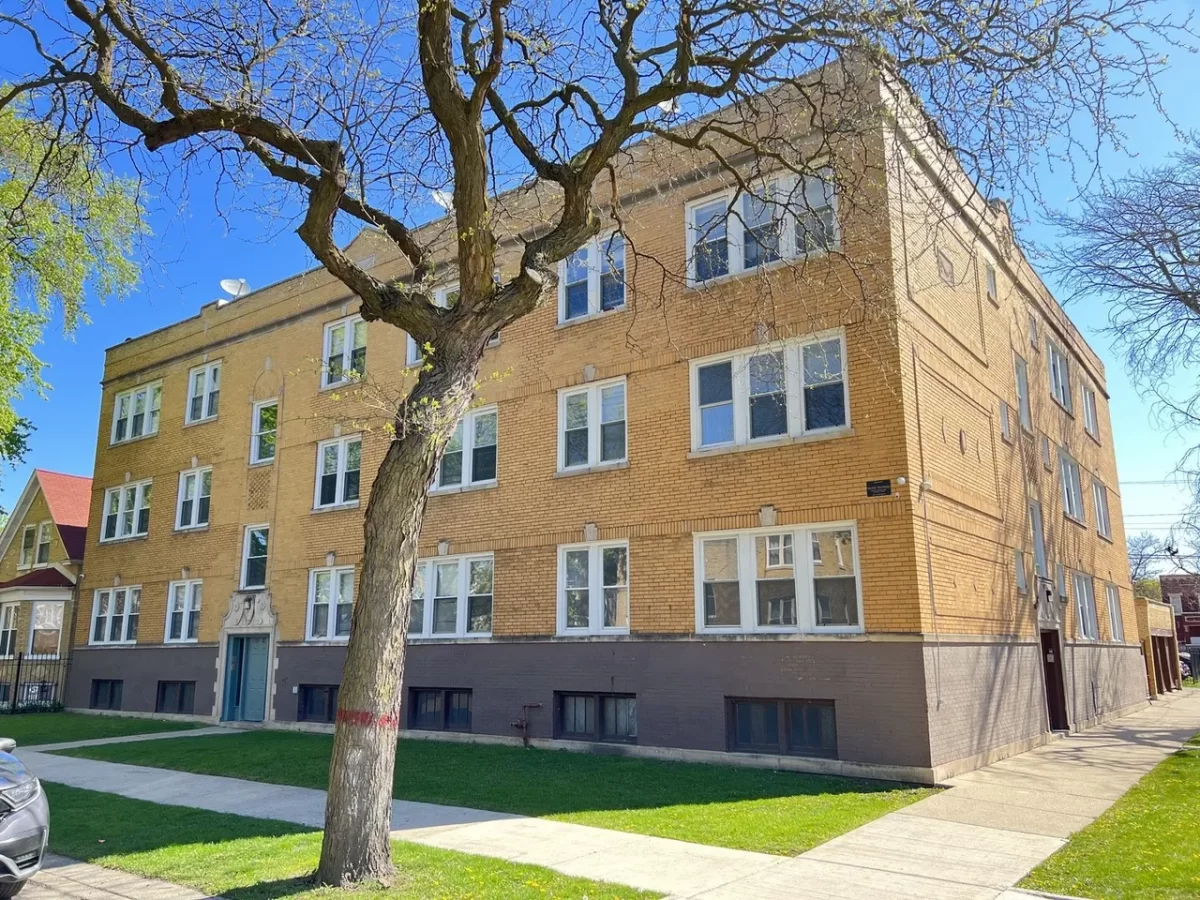2BR House for Rent in Chicago, IL