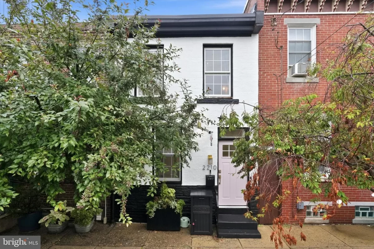 2BR Townhouse for Sale in Philadelphia, PA