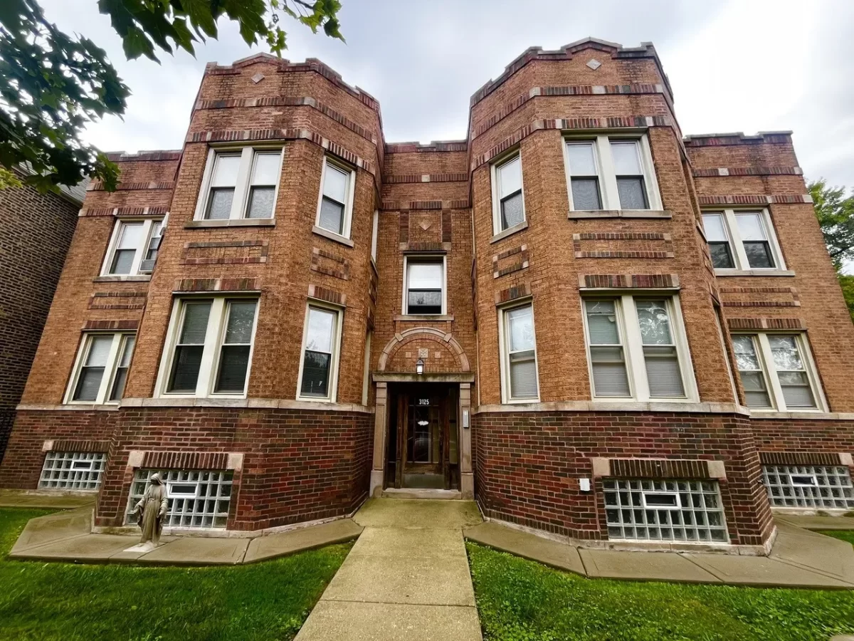 2BR House for Rent in Chicago, IL