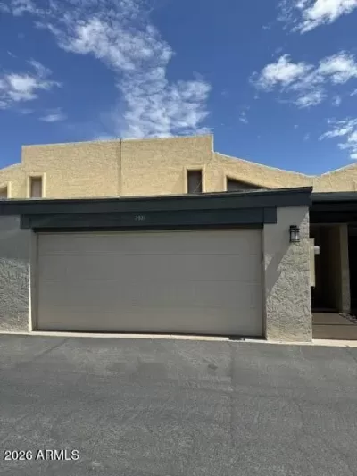 3BR Townhouse for Sale in Phoenix, AZ