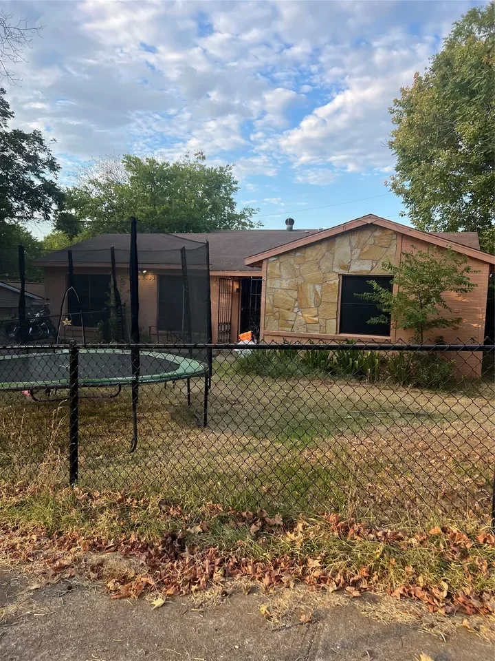 4BR House for Sale in Dallas, TX