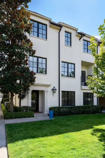 3BR Townhouse for Sale in University Park, TX