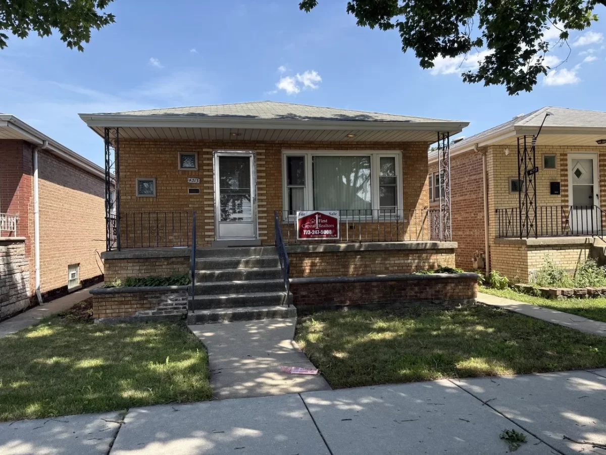 3BR House for Sale in Chicago, IL