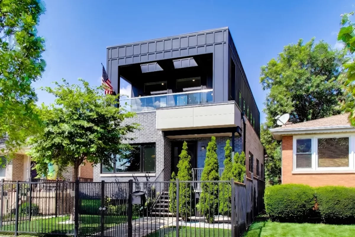5BR House for Sale in Chicago, IL