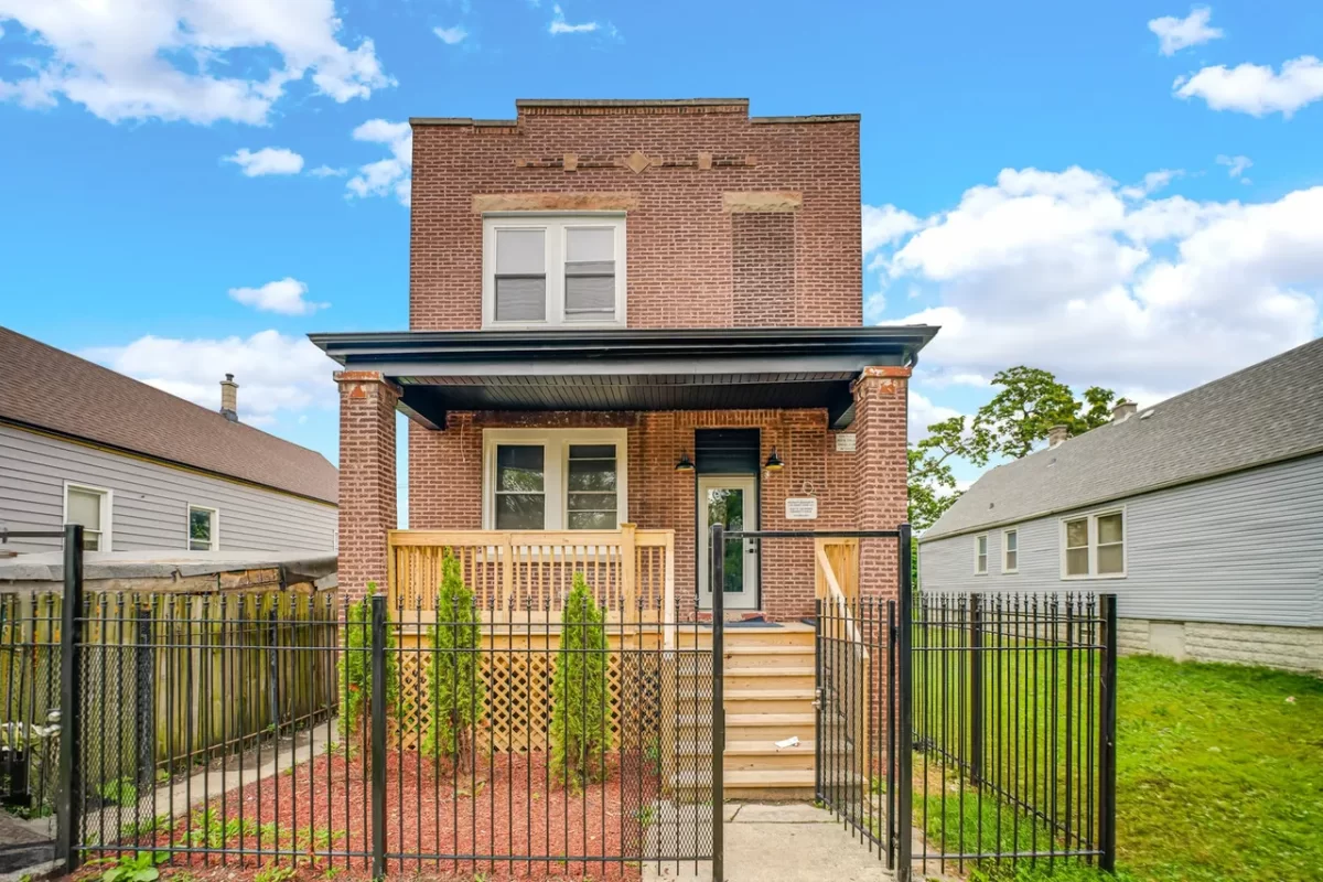 6BR Multi-Family for Sale in Chicago, IL