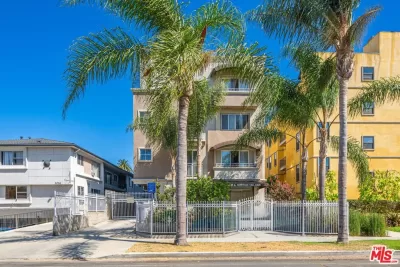 3BR Condo for Sale in Los Angeles, CA