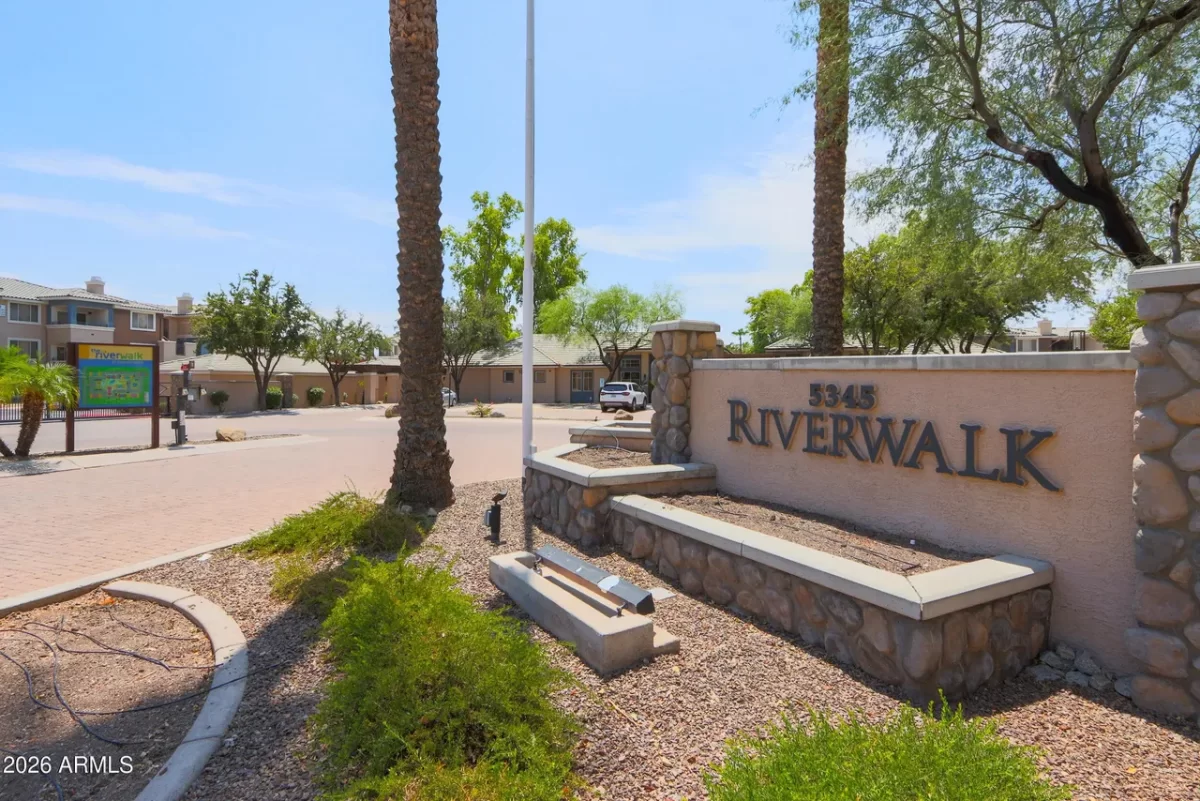 2BR Condo for Sale in Phoenix, AZ