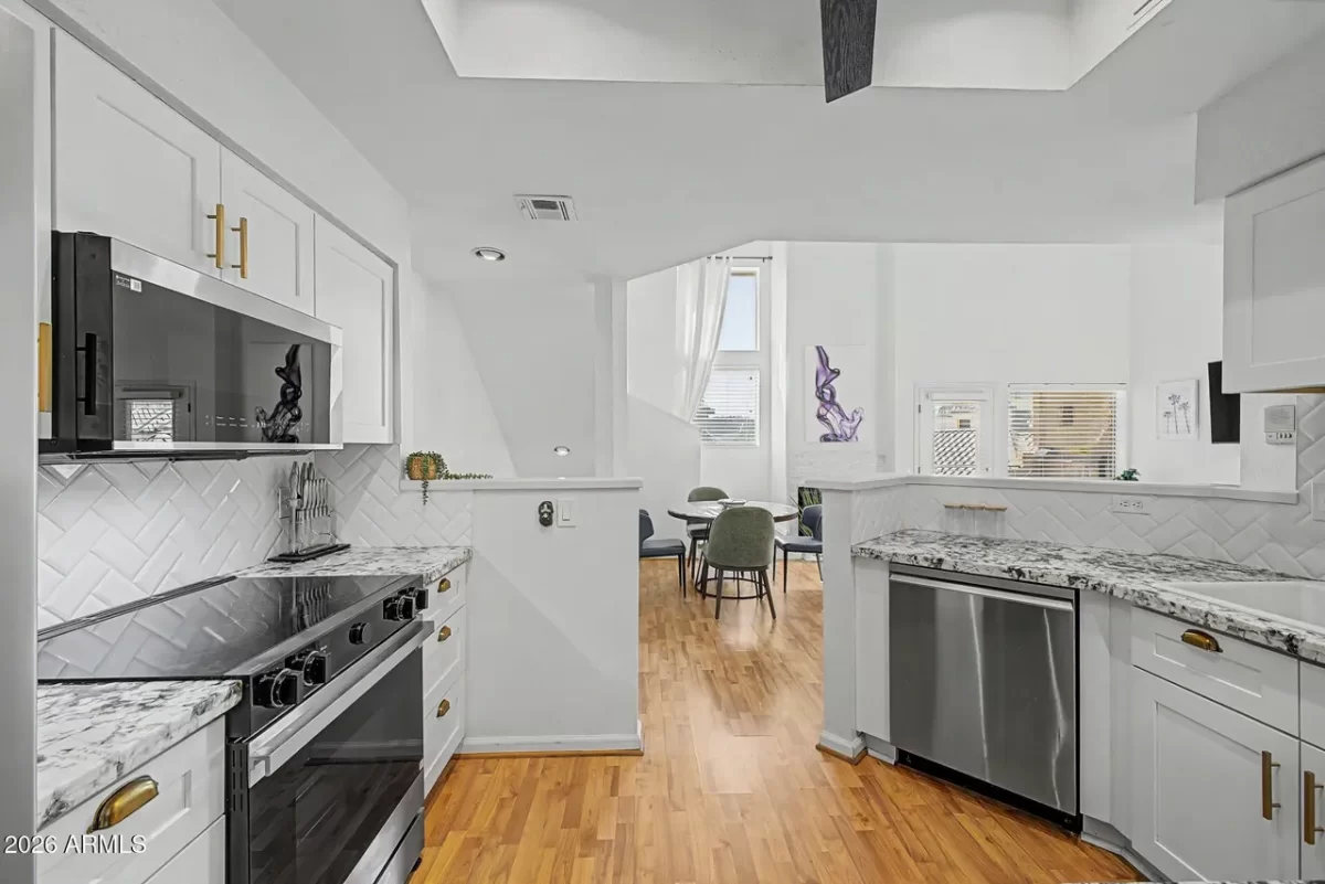 2BR Townhouse for Sale in Phoenix, AZ