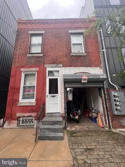 2BR Townhouse for Sale in Philadelphia, PA