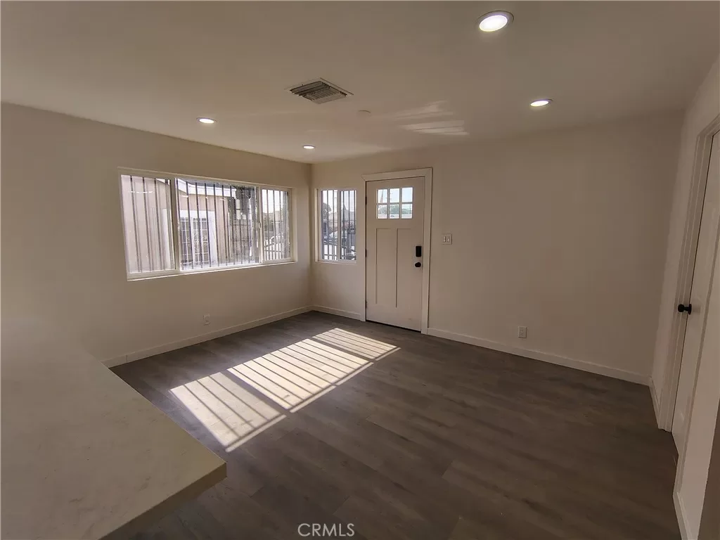 2BR House for Sale in Los Angeles, CA