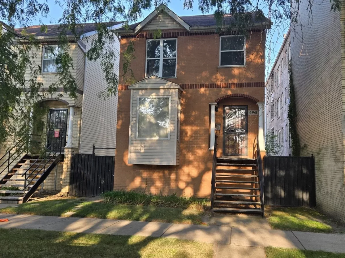 3BR House for Sale in Chicago, IL