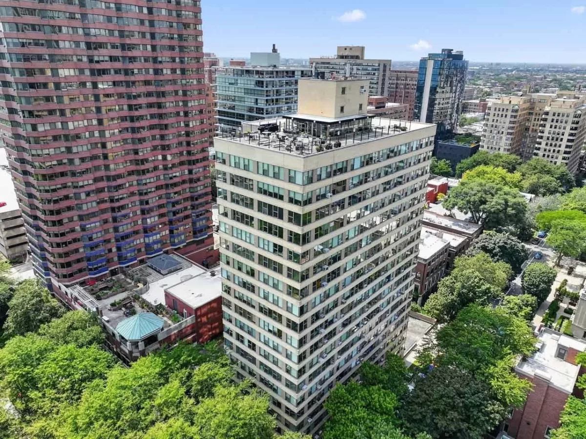 2BR Condo for Sale in Chicago, IL