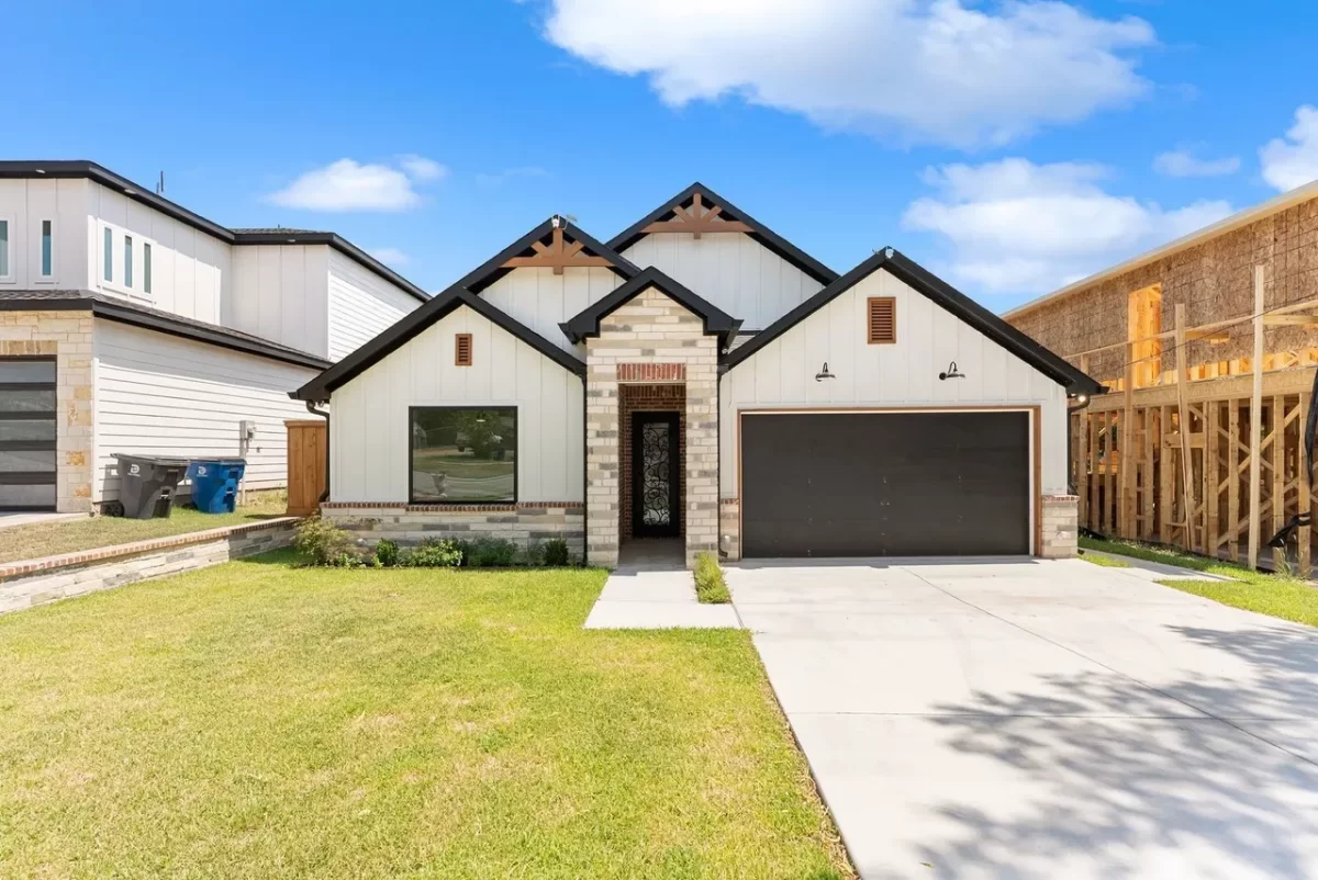 4BR House for Sale in Dallas, TX