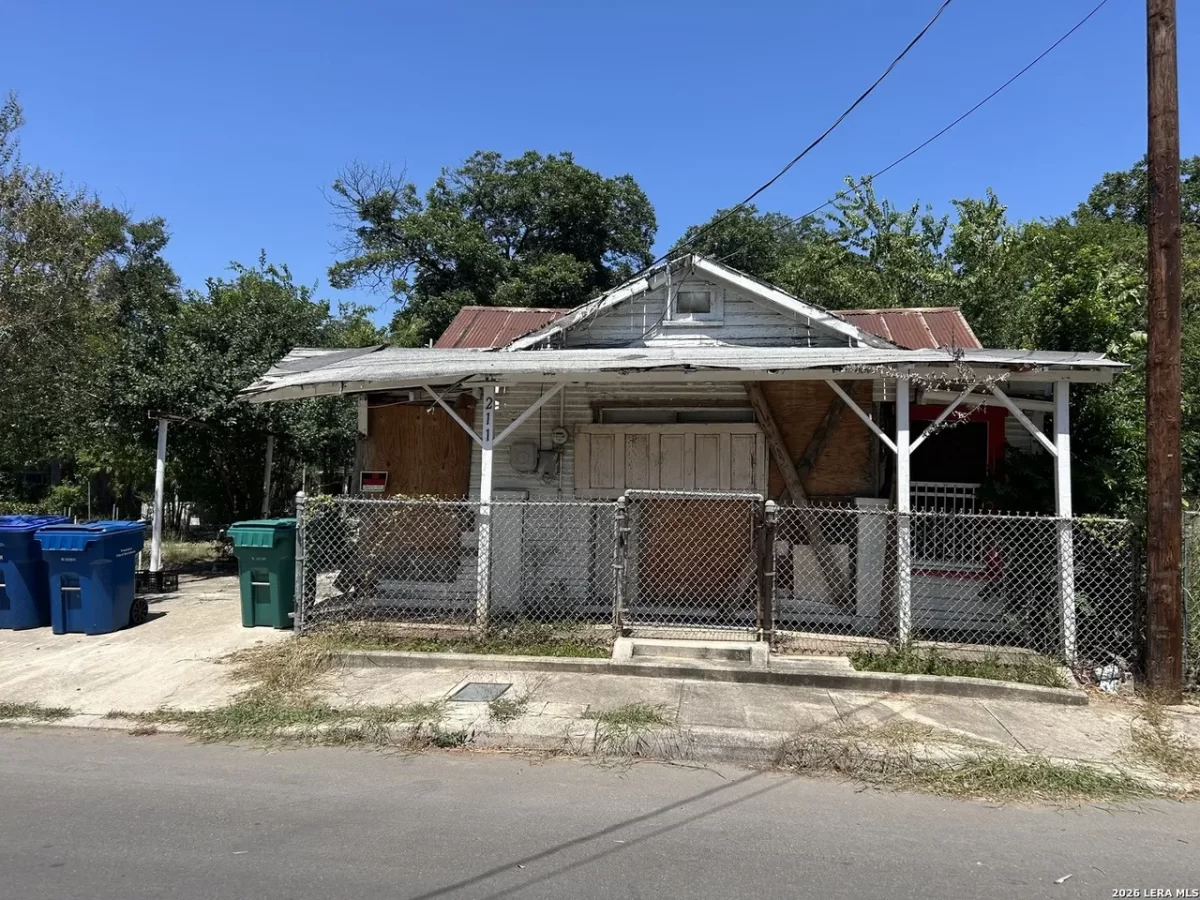 2BR House for Sale in San Antonio, TX