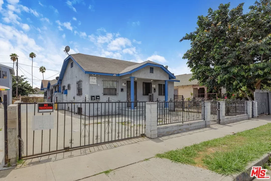 4BR Multi-Family for Sale in Los Angeles, CA