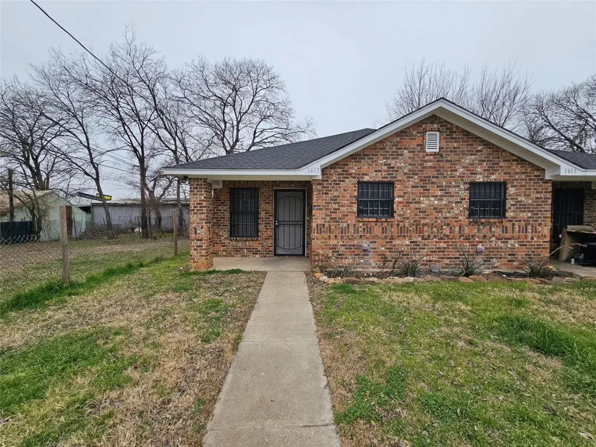 3BR Duplex for Rent in Dallas, TX