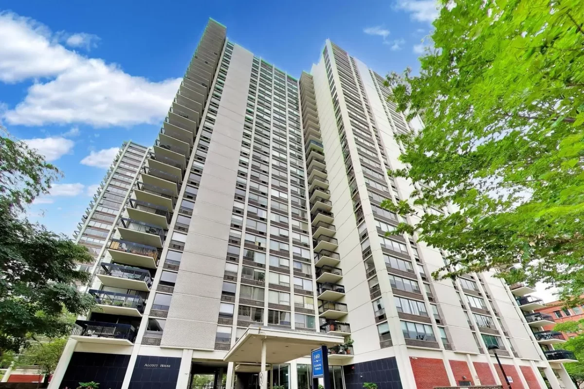 2BR House for Rent in Chicago, IL