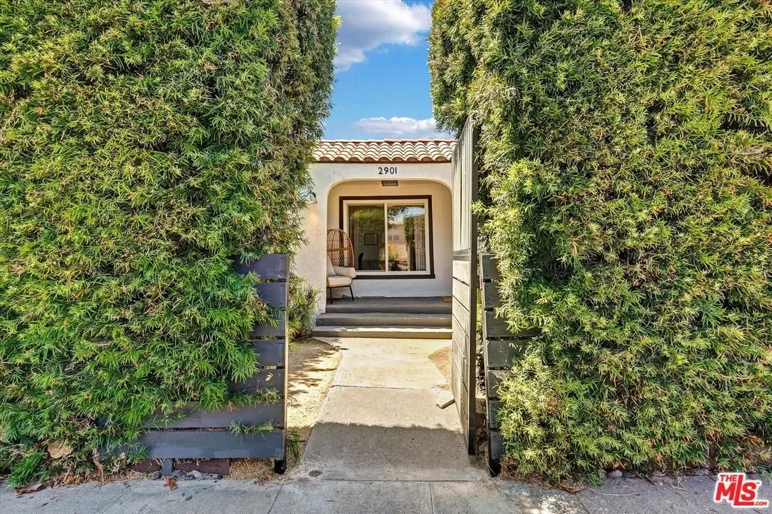 2BR House for Rent in Los Angeles, CA